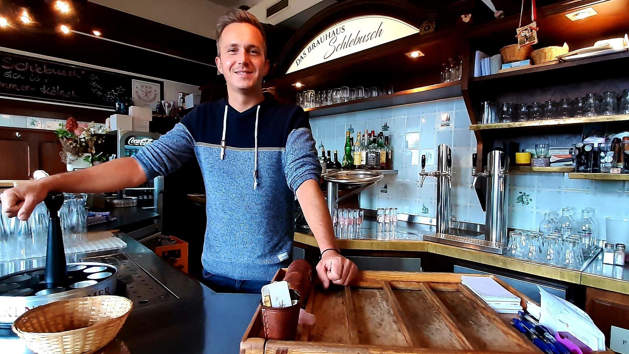 Andreas Berndt, Betreiber des Brauhaus in Schlebusch an der Saarstraße, zeigt bei sich keine Spiele der Fußball-Weltmeisterschaft (WM) in Katar.