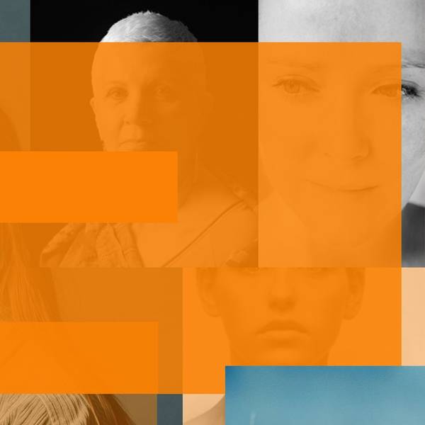Das Bild zeigt eine Montage aus dem Logo zum „Orange Day“, dem Internationalen Tag gegen Gewalt an Frauen. Im Hintergrund sind diverse Frauenporträts zu sehen.