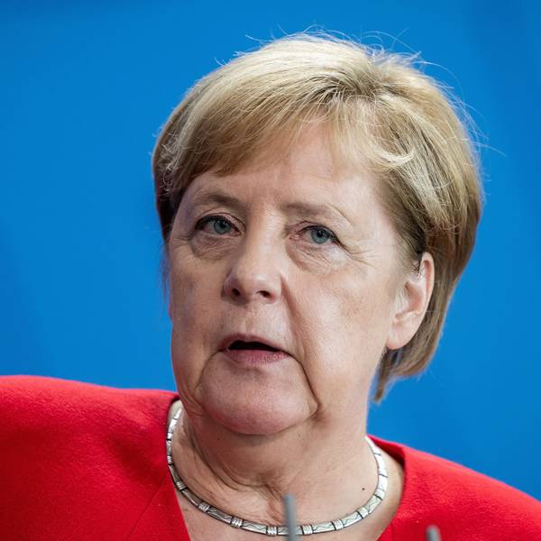 Bundeskanzlerin Angela Merkel (CDU) spricht bei einer Pressekonferenz.