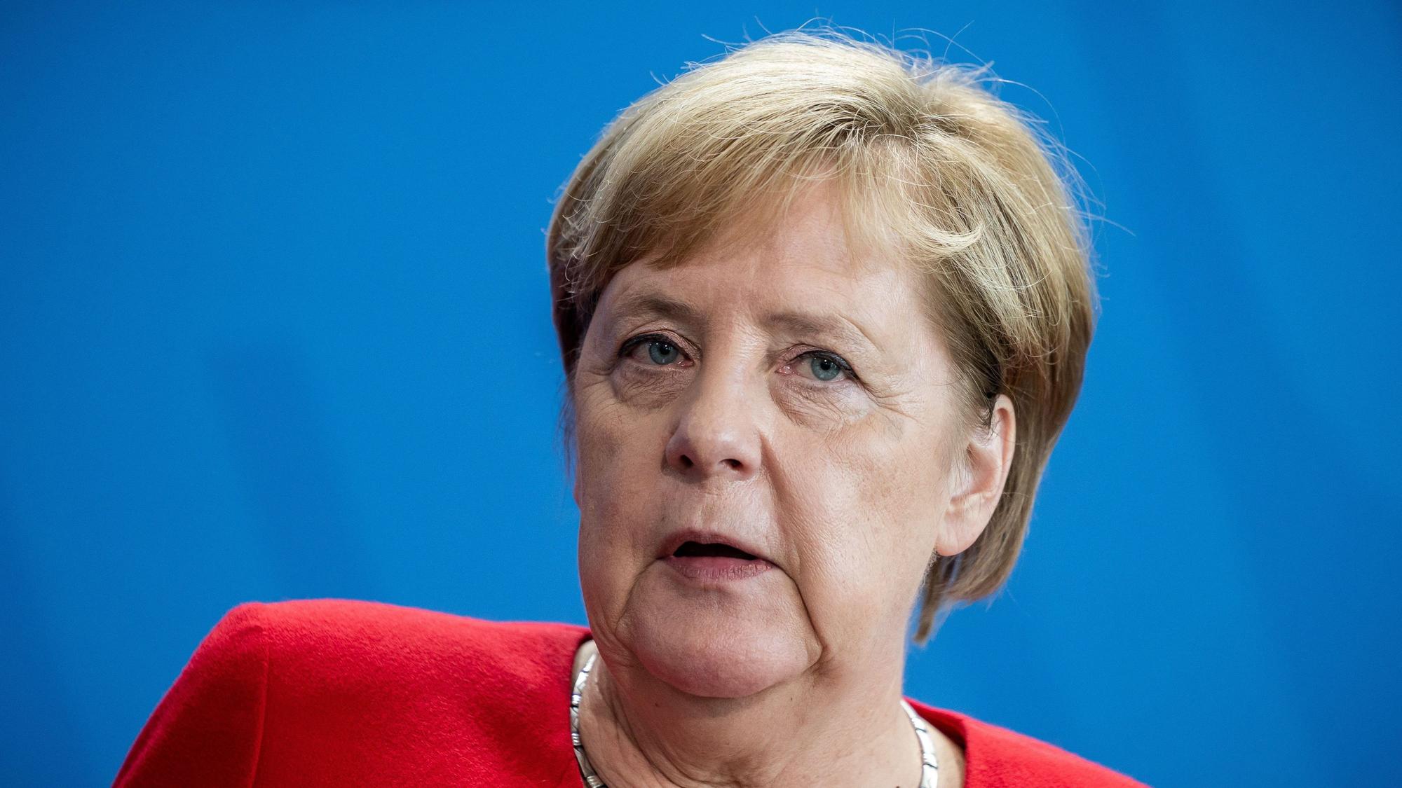 Bundeskanzlerin Angela Merkel (CDU) spricht bei einer Pressekonferenz.