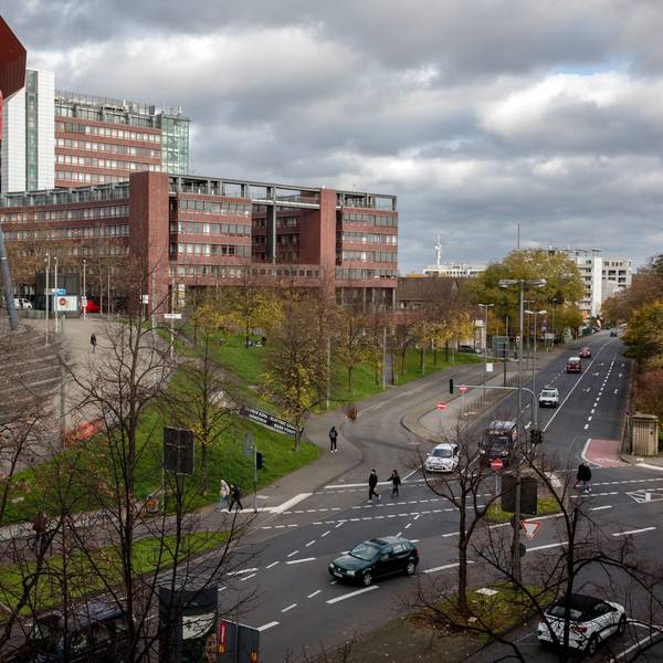 Die Gummersbacher Straße an der Lanxessarena.