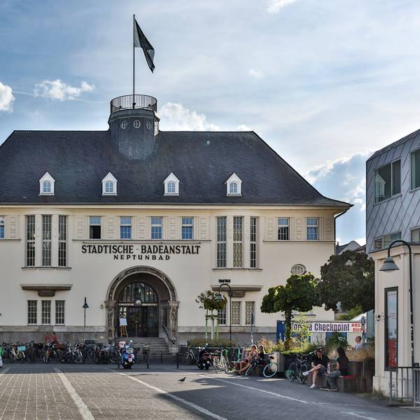Außenansicht des Neptunbades in Köln-Ehrenfeld