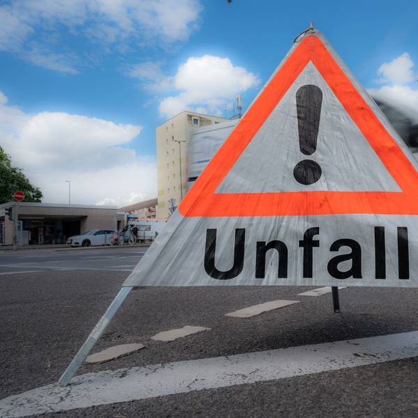Auf der A3 ist es infolge von Starkregen zu einem schweren Verkehrsunfall gekommen, die Autobahn musste in Richtung Köln gesperrt werden. (Symbolbild)