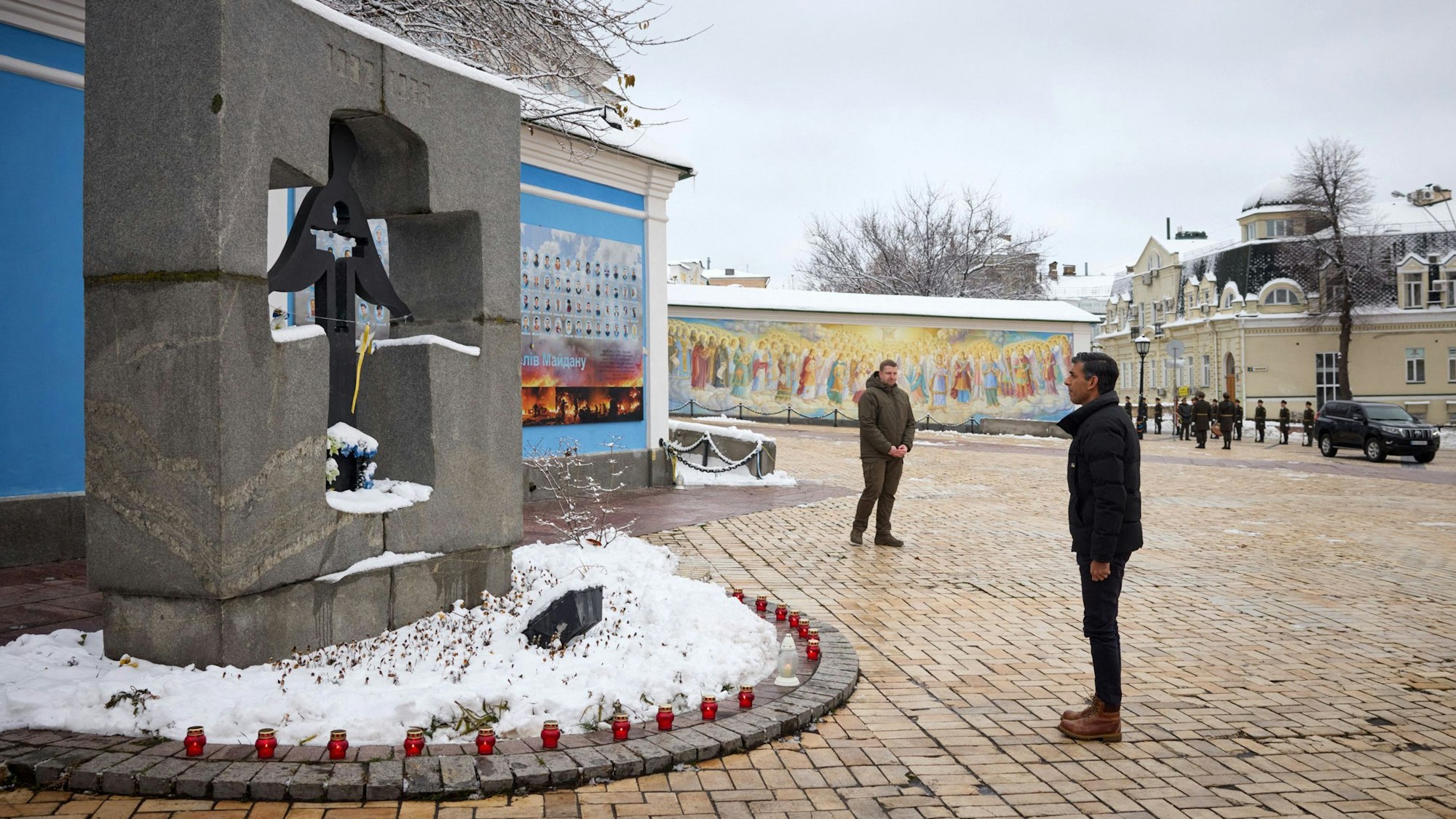Der britische Premierminister Rishi Sunak besucht am 19. November das Denkmal für die Opfer des Holdomor in Kiew.