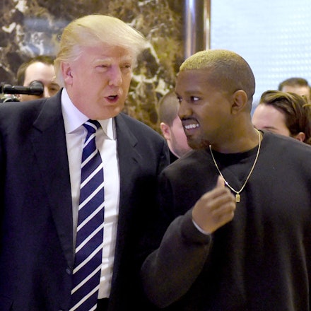 Ex-US-Präsident Donald Trump (l.) im Gespräch mit US-Rapper Kanye West.