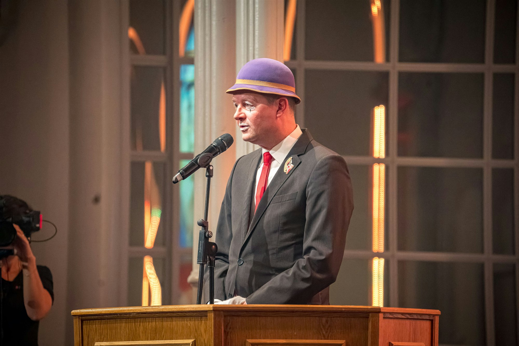 Auftritt des designierten Prinzen Boris Müller als „Doof Noss“ Hans Hachenberg.