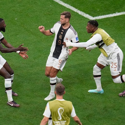 NIklas Füllkrug jubelt nach seinem Treffer zum 1:1