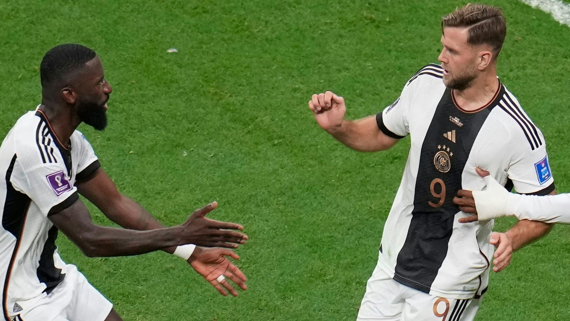 NIklas Füllkrug jubelt nach seinem Treffer zum 1:1