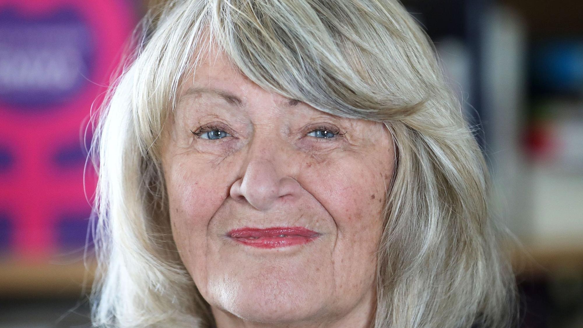 Alice Schwarzer gibt die feministische Zeitschrift Emma heraus.
