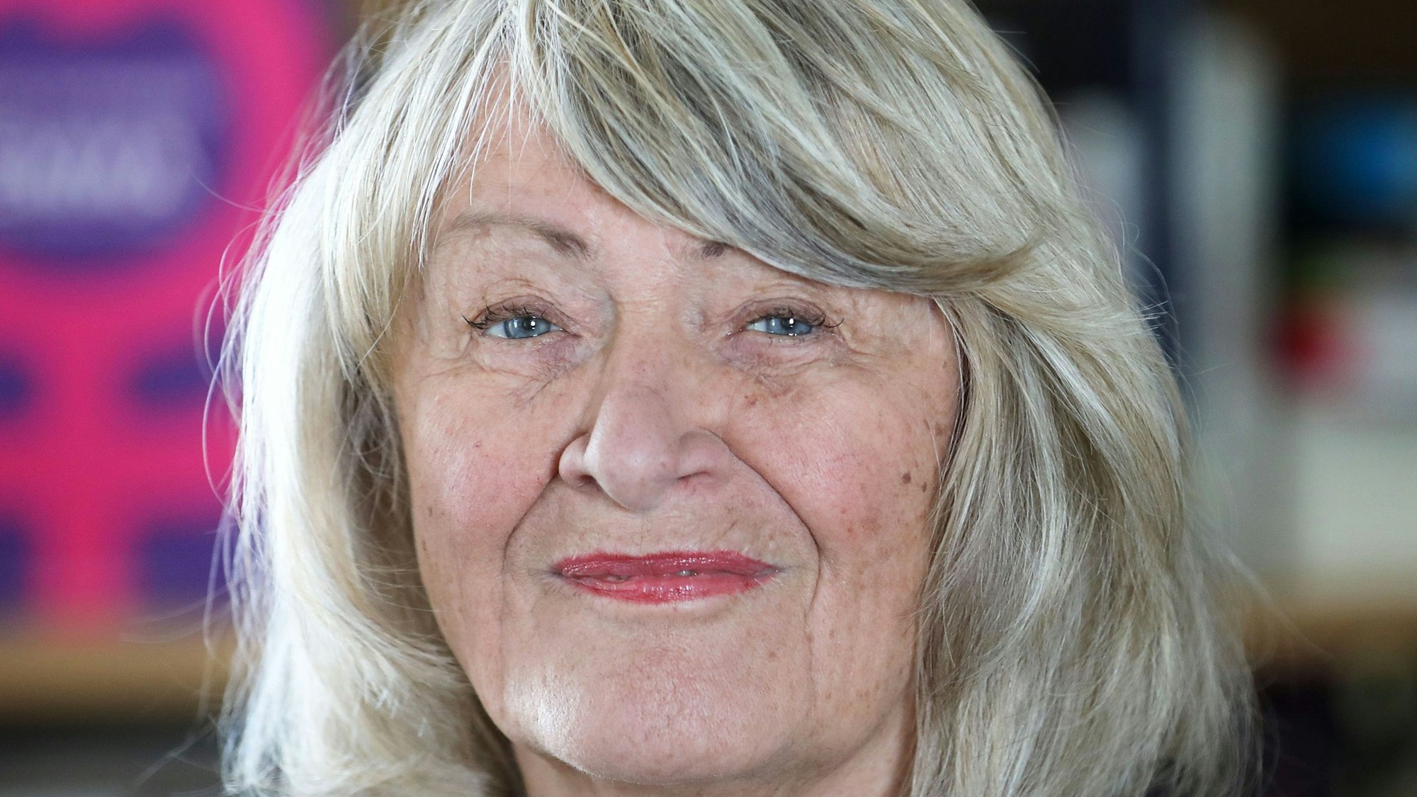 Alice Schwarzer gibt die feministische Zeitschrift Emma heraus.