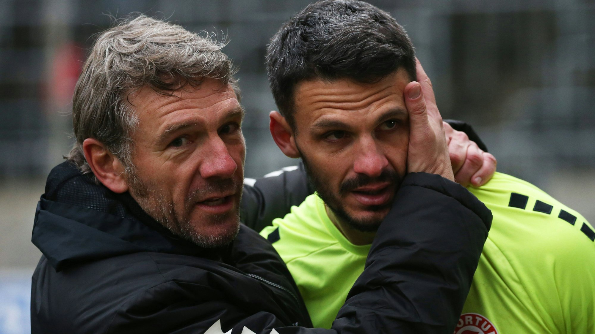 Regionallioga West, Saison 2022 - 2023, 17. Spieltag, 19.11.2022, Wuppertaler SV -- Fortuna Köln -- Markus von Ahlen Trainer Fortuna Köln / links und Andre Weis nach dem Spiel *** Regionallioga West, season 2022 2023, 17 matchday, 19 11 2022, Wuppertaler SV Fortuna Köln Markus von Ahlen coach Fortuna Köln left and Andre Weis after the match