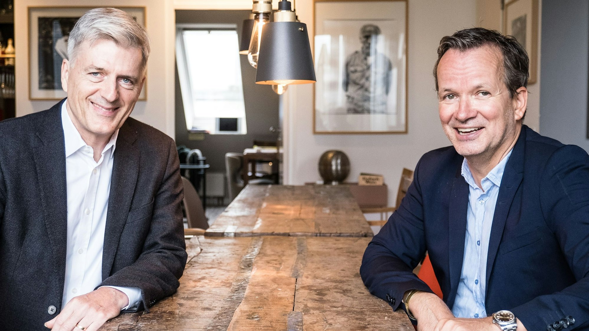 Ralph Stock (links) und Matthias Rincón Leiter der Firma ipartment, in einem ipartment.