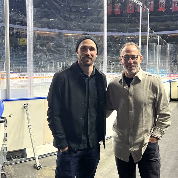 Haie Stürmer Landon Ferraro mit Vater Ray in der Lanxess-Arena