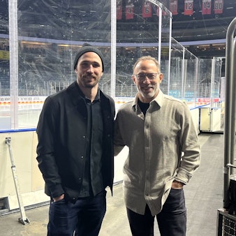 Haie Stürmer Landon Ferraro mit Vater Ray in der Lanxess-Arena