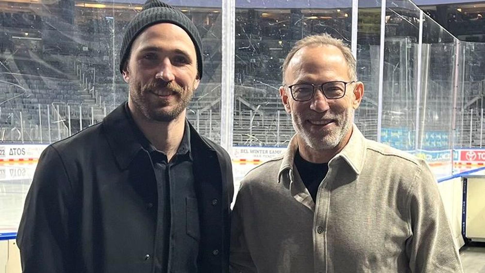 Haie Stürmer Landon Ferraro mit Vater Ray in der Lanxess-Arena
