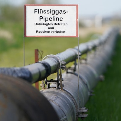Blick auf eine Flüssiggas-Pipeline am Nordsee Gas Terminal.