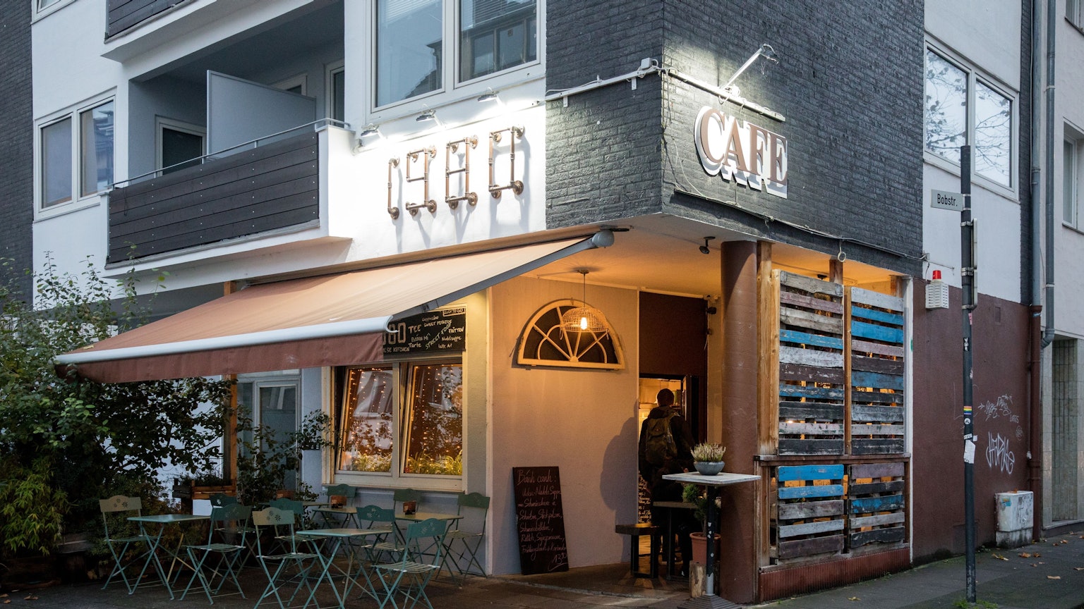 Die Front des Café 1980 in Köln