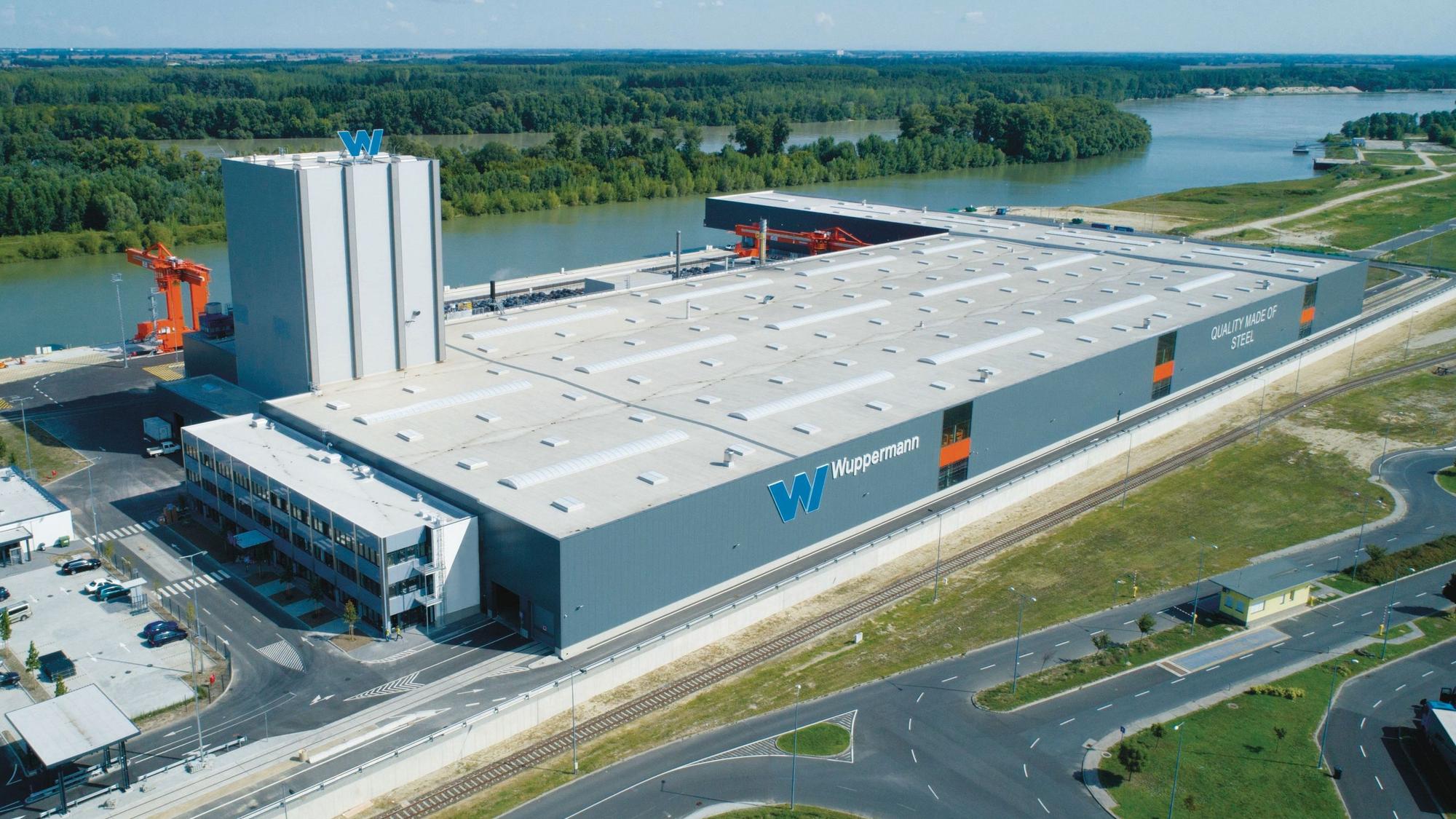 Im Hafen des ungarischen Györ-Gönyü liegt das größte Werk des Stahlkonzerns Wuppermann