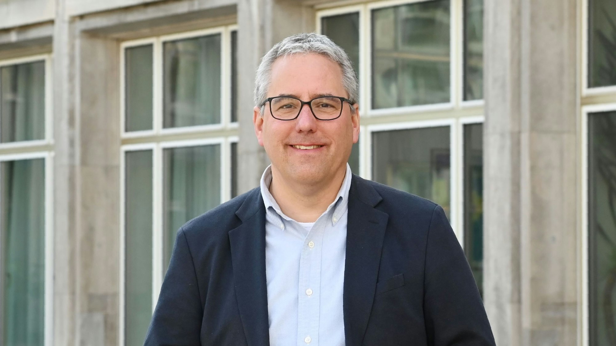 Christian Joisten lächelt in die Kamera