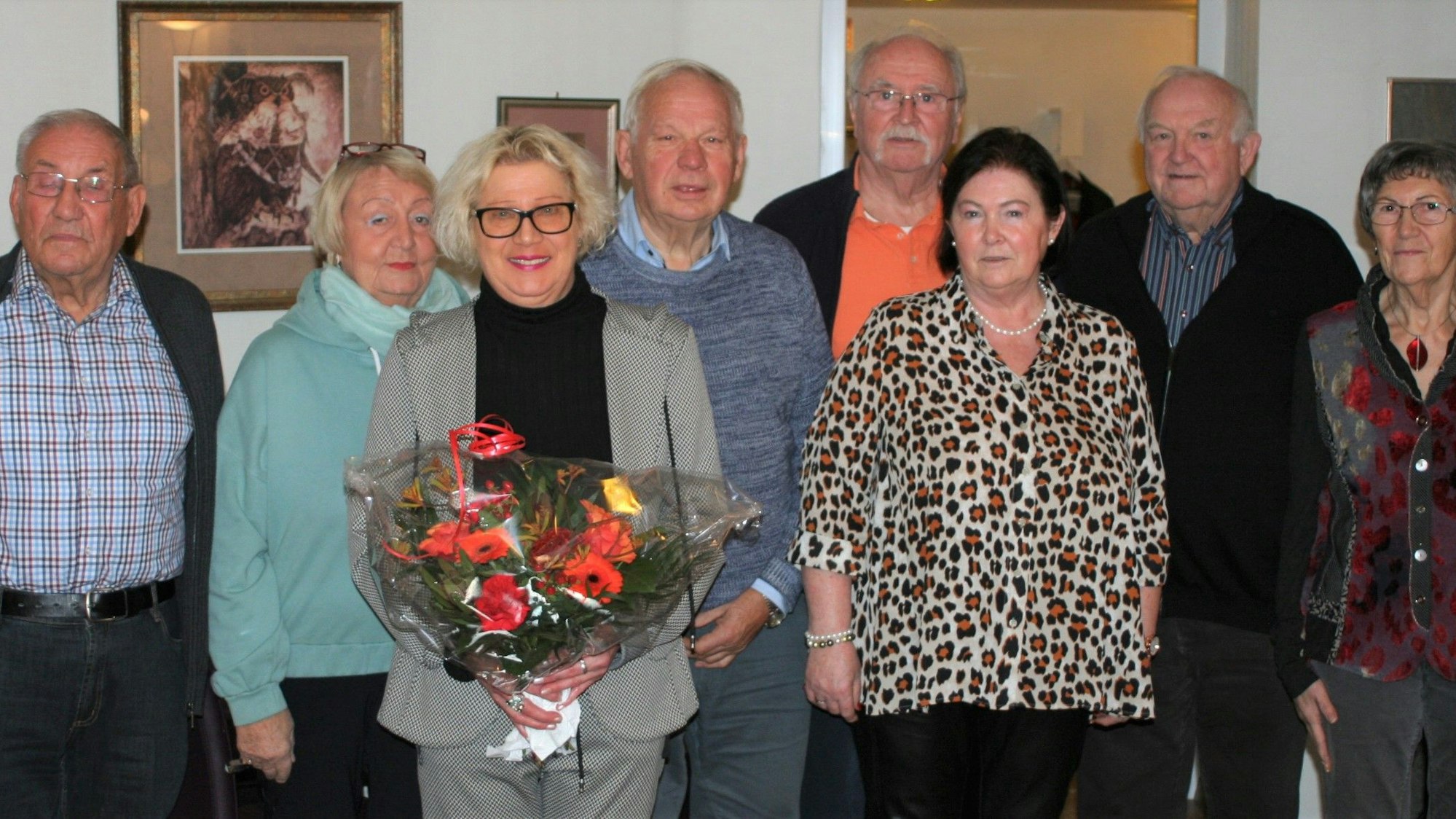 Ein Gruppenfoto der ehemaligen Mitarbeiter der Firma Kabelmetal in Windeck.