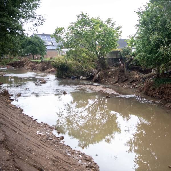 Die Schäden, die das Wasser bei der Flut verursacht hat, sind gut sichtbar.