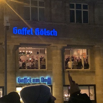 Fensterkonzert der Grüngürtelrosen am Gaffel am Dom.
