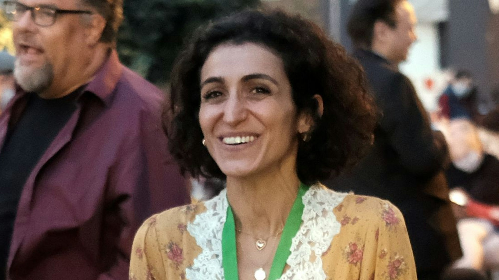 Güldane Tokyürek lacht