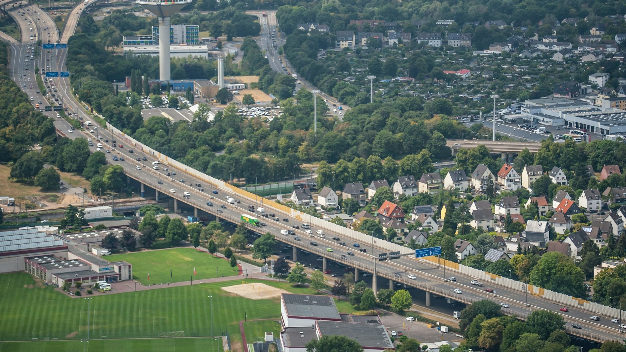 Autobahn 1; Stelze, Sportpark, Küppersteg. Foto: Ralf Krieger