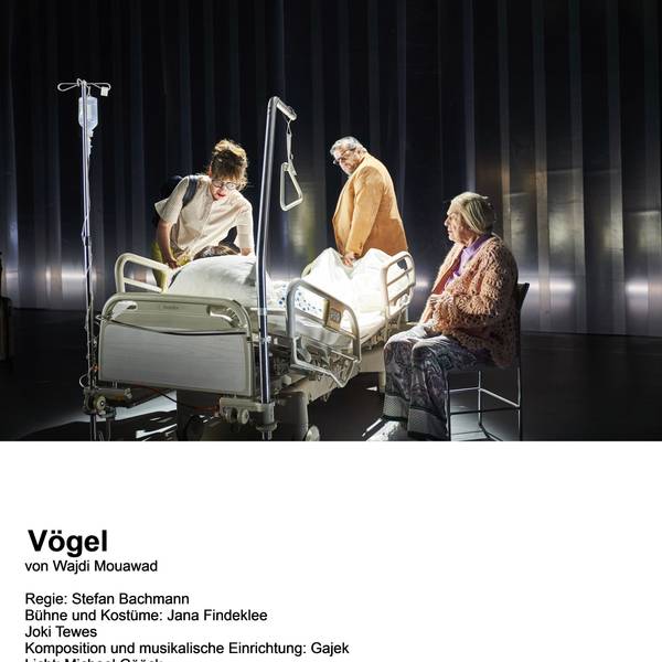 Vögel
von Wajdi Mouawad
Regie: Stefan Bachmann
Bühne und Kostüme: Jana Findeklee
Joki Tewes
Komposition und musikalische Einrichtung: Gajek
Licht: Michael Gööck
Dramaturgie: Lea Goebel
Sprachunterricht Hebräisch: Avraham Applestein
Alexander Schneider
Sprachunterricht Arabisch: Hans Peter Speicher
Sprachunterricht Englisch: Sabina Perry
Foto: Tommy Hetzel
Premiere am 20.09.2019 im Depot 1
Kontakt des Fotografen: hello@tommyhetzel.de
HONORARFREI
Auf dem Bild sehen Sie:
Melanie Kretschmann, Bruno Cathomas und Margot Gödrös