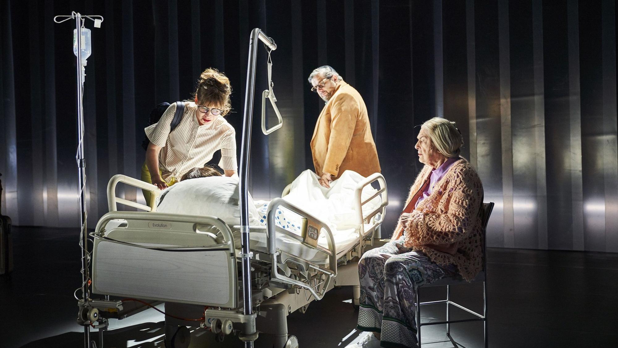 Eine Szene aus „Vögel“ am Schauspiel Köln.