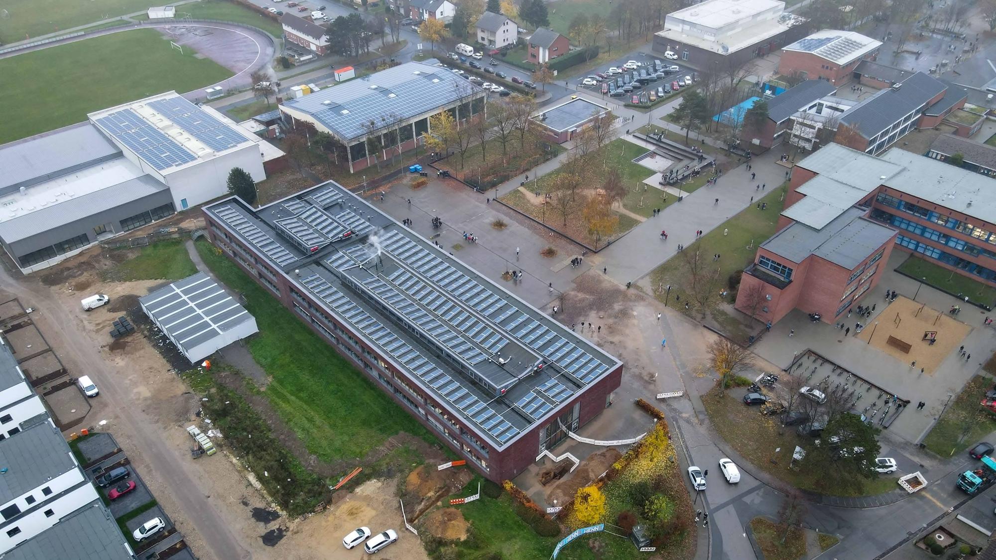 Eine Luftaufnahme zeigt den Schulcampus von Zülpich.