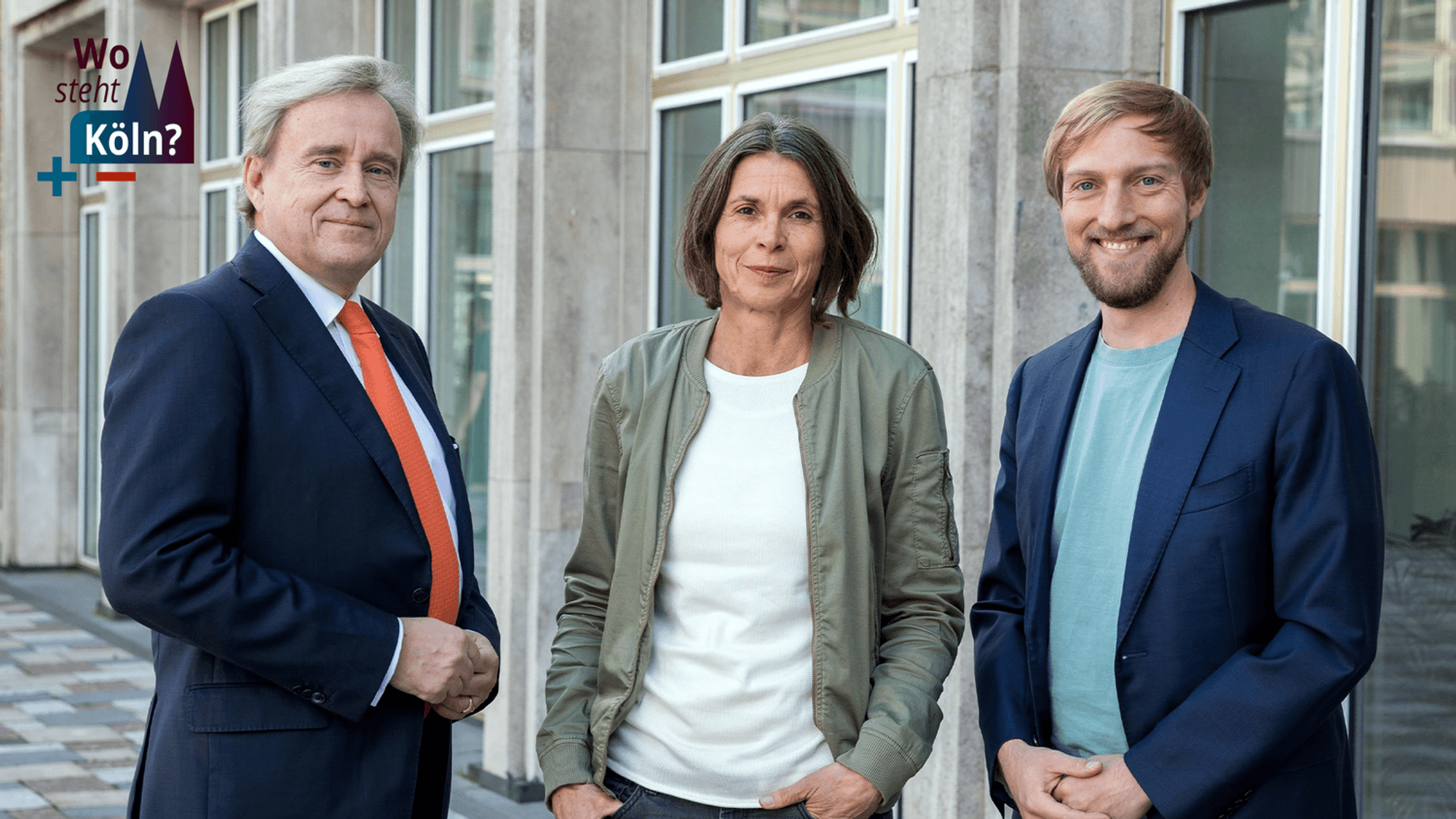 Bernd Petelkau, Christiane Martin und Christian Achtelik stehen vor dem Kölner Rathaus.