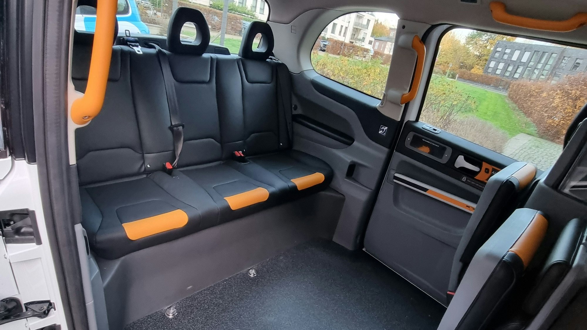 Sechs Sitzplätze sind in den neuen Efi-Großraumtaxis zu sehen.