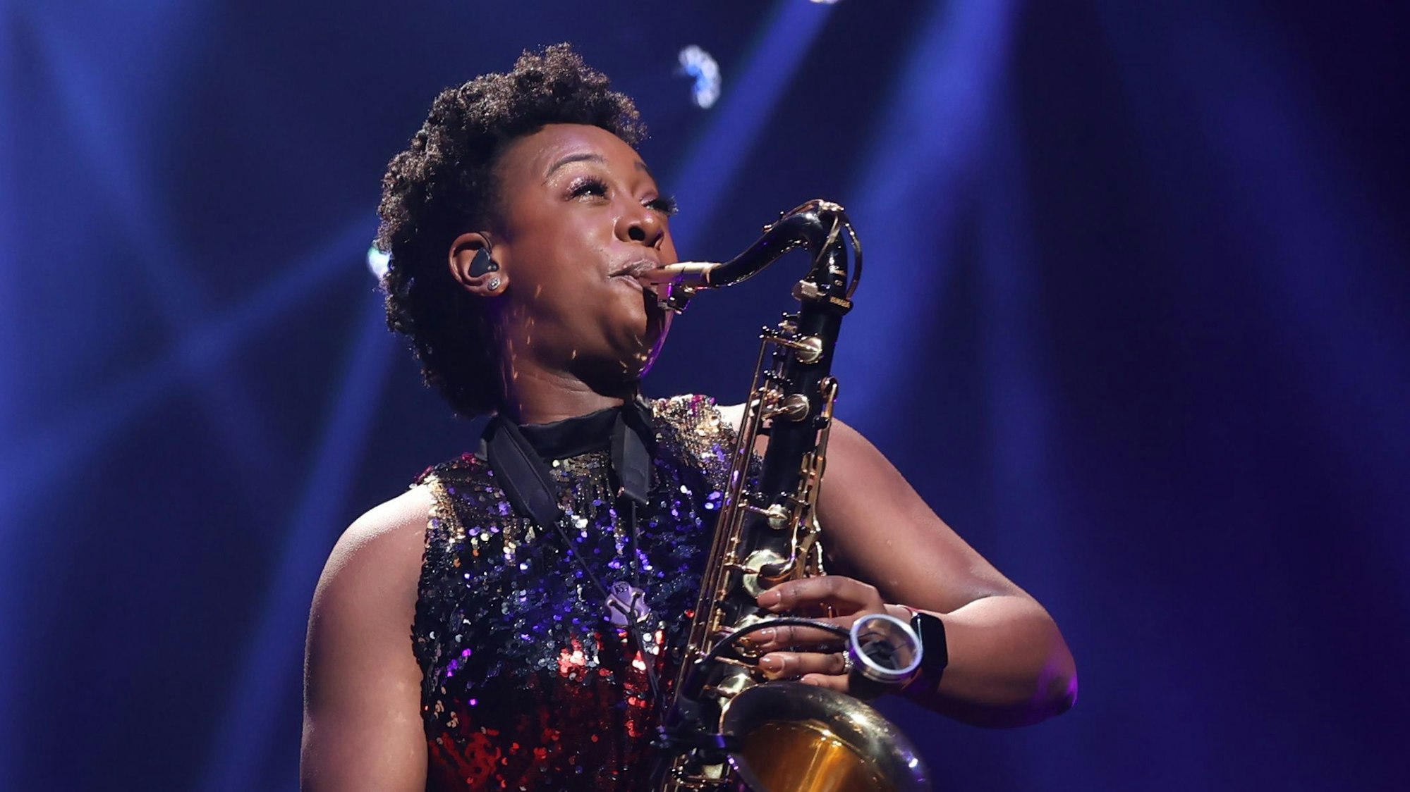 YolanDa Brown am Saxophon