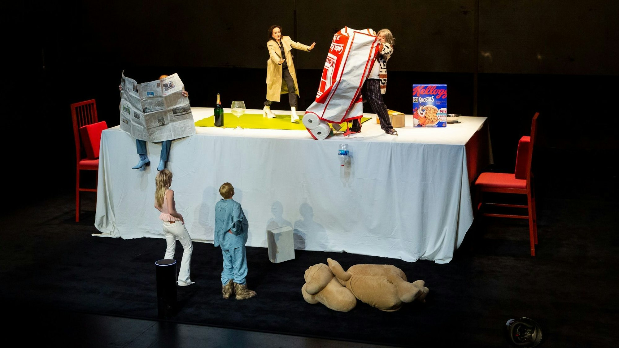 Szene aus "Vor Sonnenaufgang", Premiere 2.12. 2022 im Schauspiel Köln