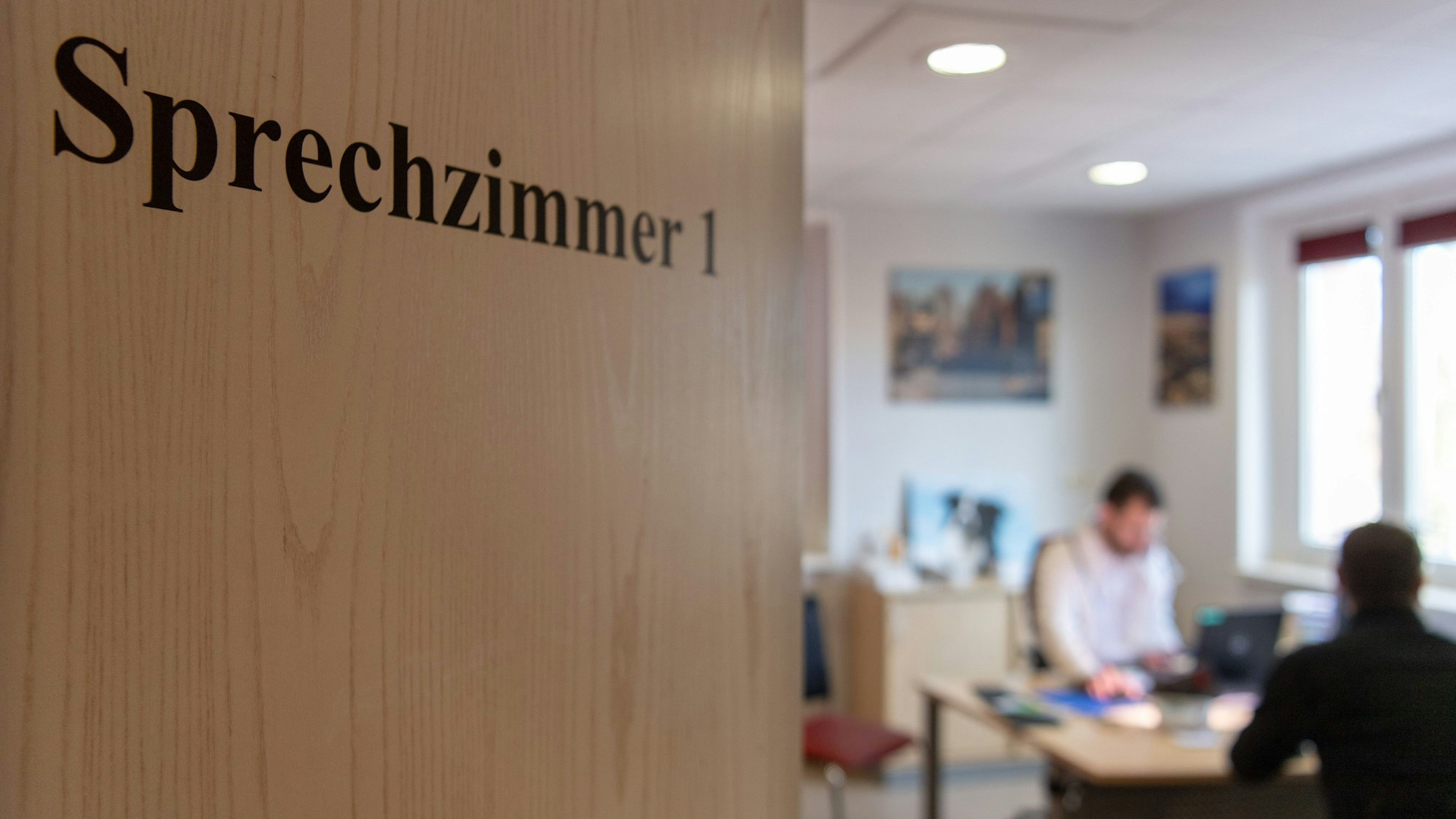 Blick in ein Sprechzimmer einer Hausarztpraxis. (Symbolbild)