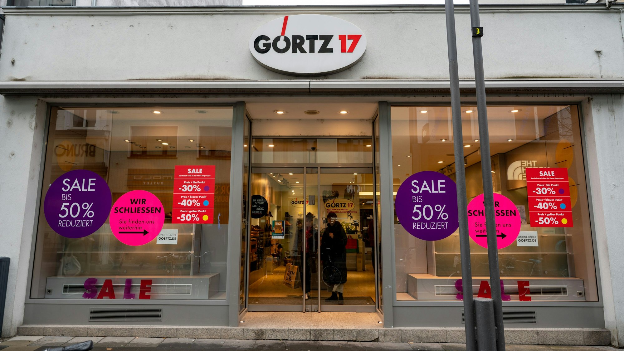 05.12.2022, Köln: Görtz-Filiale in der Ehrenstraße. Schuhhändler Görtz schließt nach Insolvenz erste Filialen. Foto: Uwe Weiser