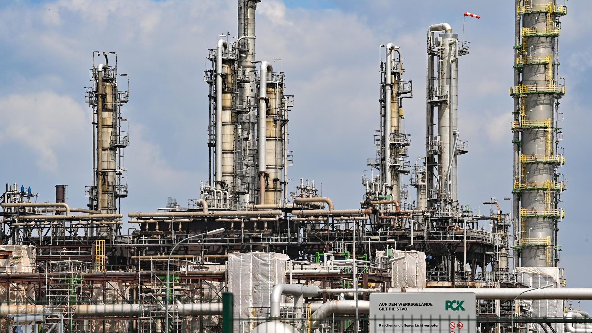Anlagen auf dem Industriegelände der PCK-Raffinerie in Schwedt (Brandenburg)
