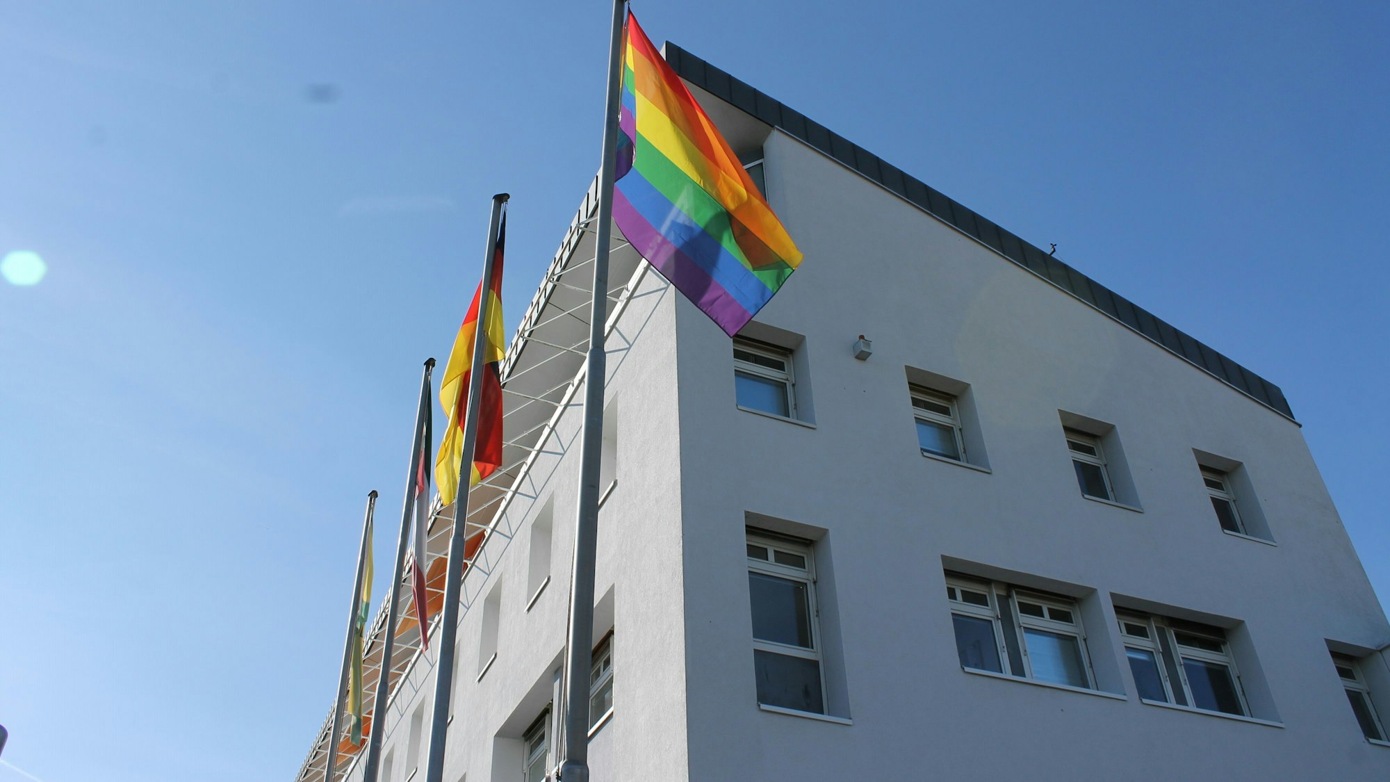 Zu sehen ist das Rathaus in Liblar.