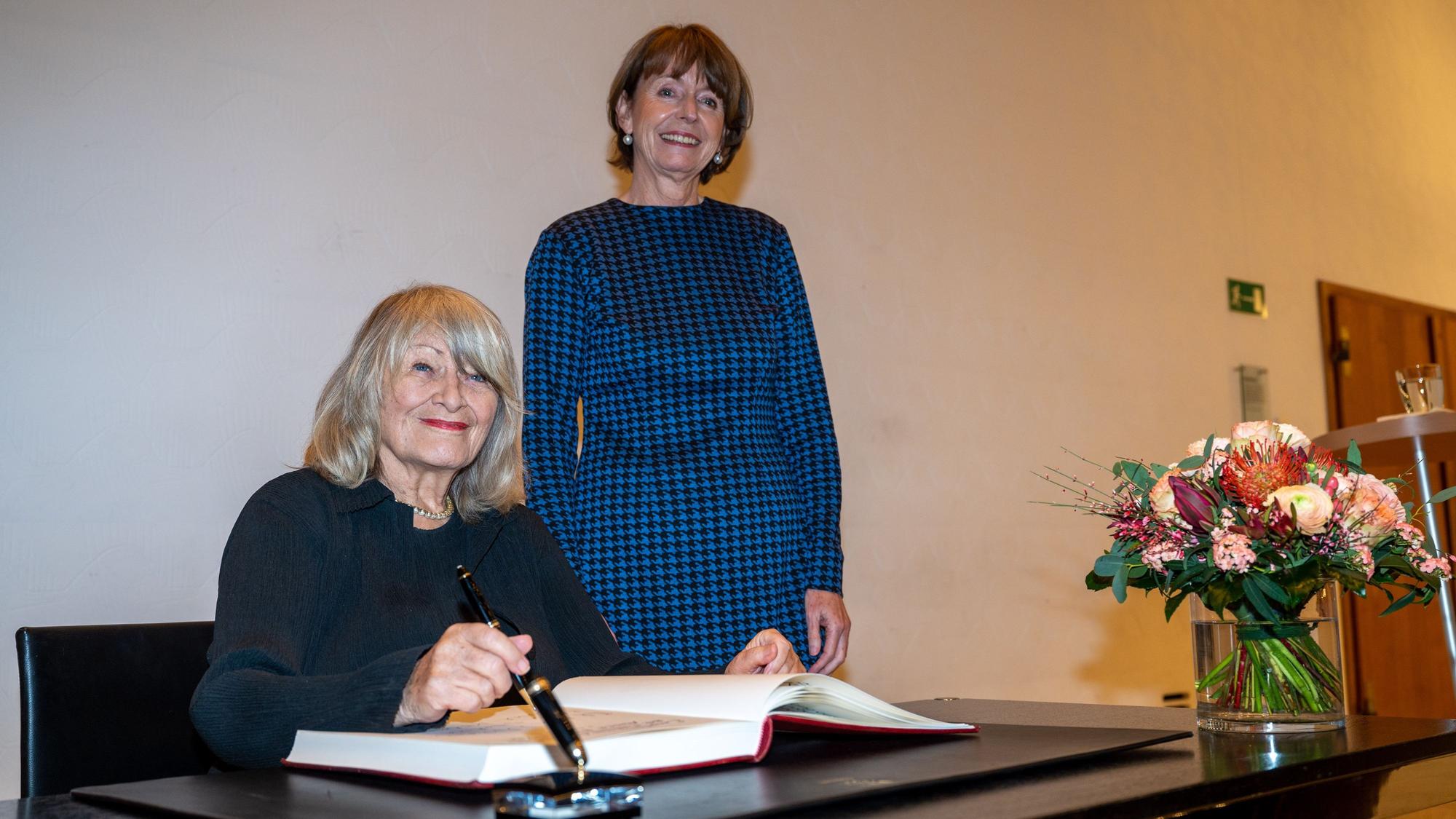 05.12.2022, Köln: Alice Schwarzer bei einem Empfang der Oberbürgermeisterin Henriette Reker anläßlich des 80. Geburtstages von Frau Schwarzer. Foto: Uwe Weiser