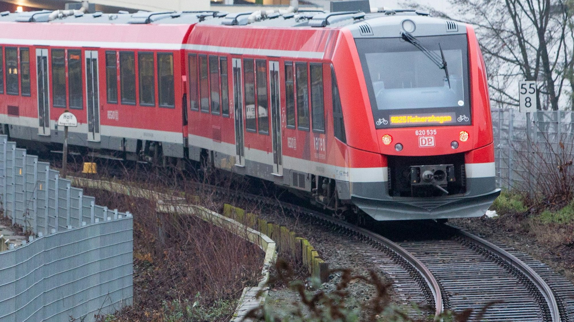 RB25 zwischen Köln und Gummersbach: Züge fallen im Januar aus | Kölner ...