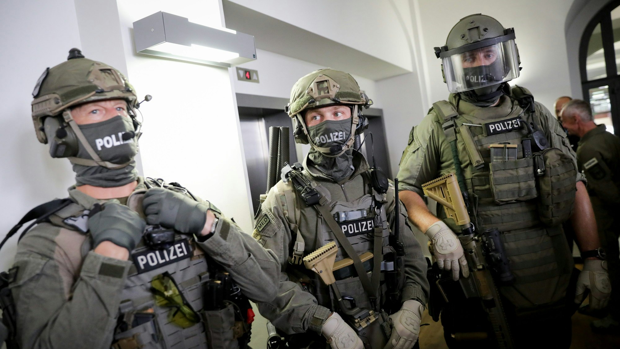 GSG9-Spezialeinsatzkräfte der Bundespolizei. Ermittler haben in Hamburg einen Mann festgenommen, der einen Sprengstoffanschlag geplant haben soll. (Symbolbild)