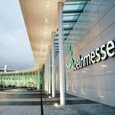 Eingang zur Kölner Messe im Stadtteil Deutz .