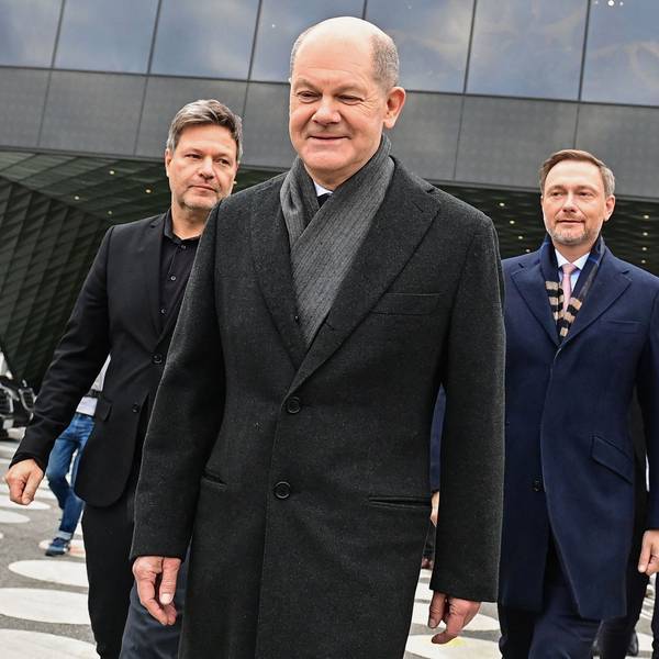 Olaf Scholz (SPD) mit Robert Habeck (Grüne) und Christian Lindner (FDP).
