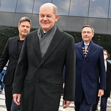 Olaf Scholz (SPD) mit Robert Habeck (Grüne) und Christian Lindner (FDP).