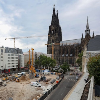 Das Bild zeigt eine Baustelle am Dom.