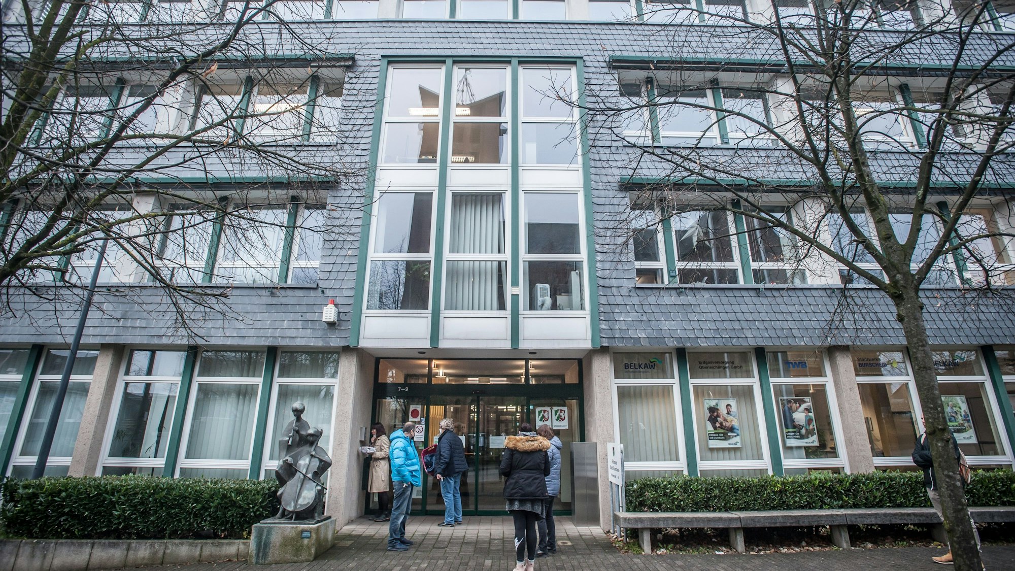 Außenansicht des Burscheider Rathauses