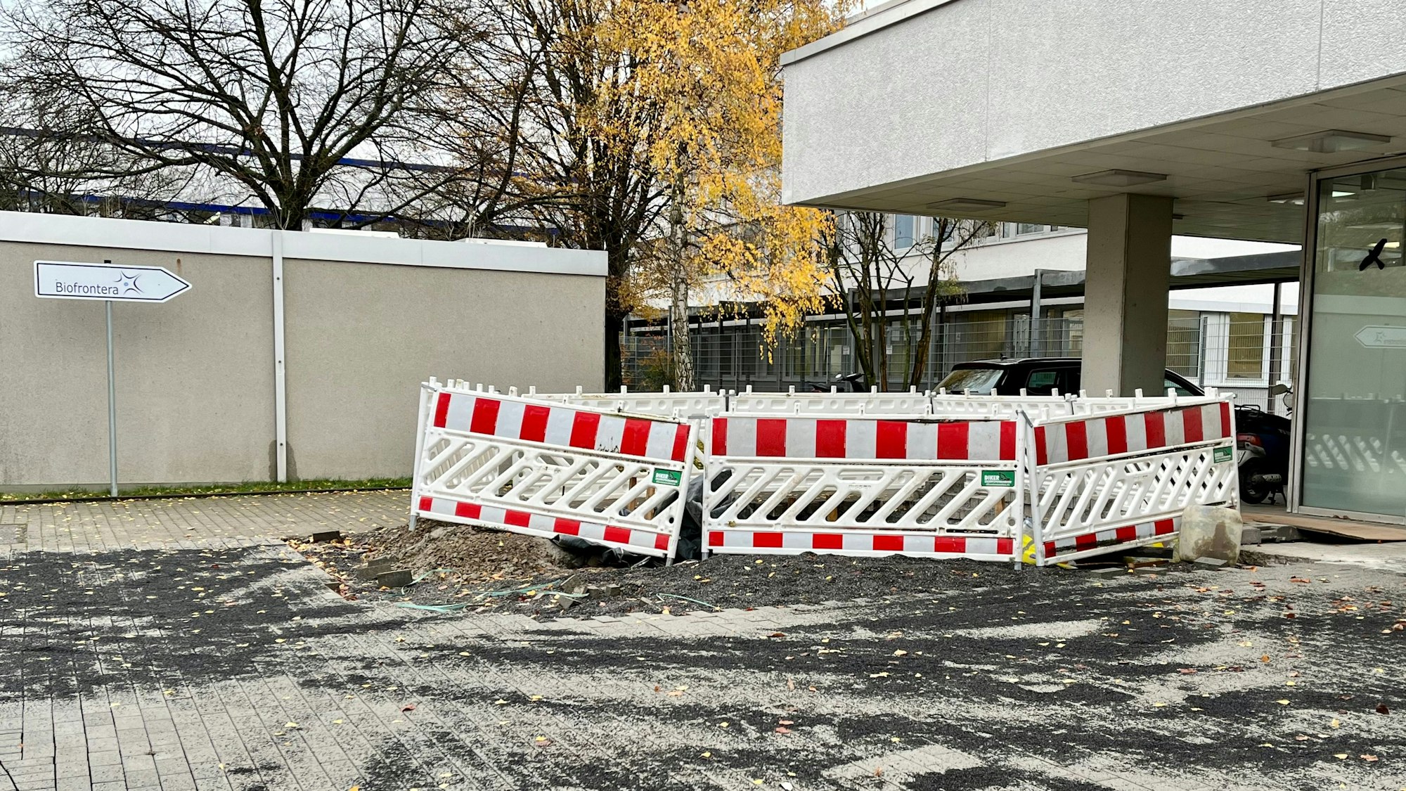 Eine Baustelle am Hintereingang von Biofrontera im Manforter Innovationspark