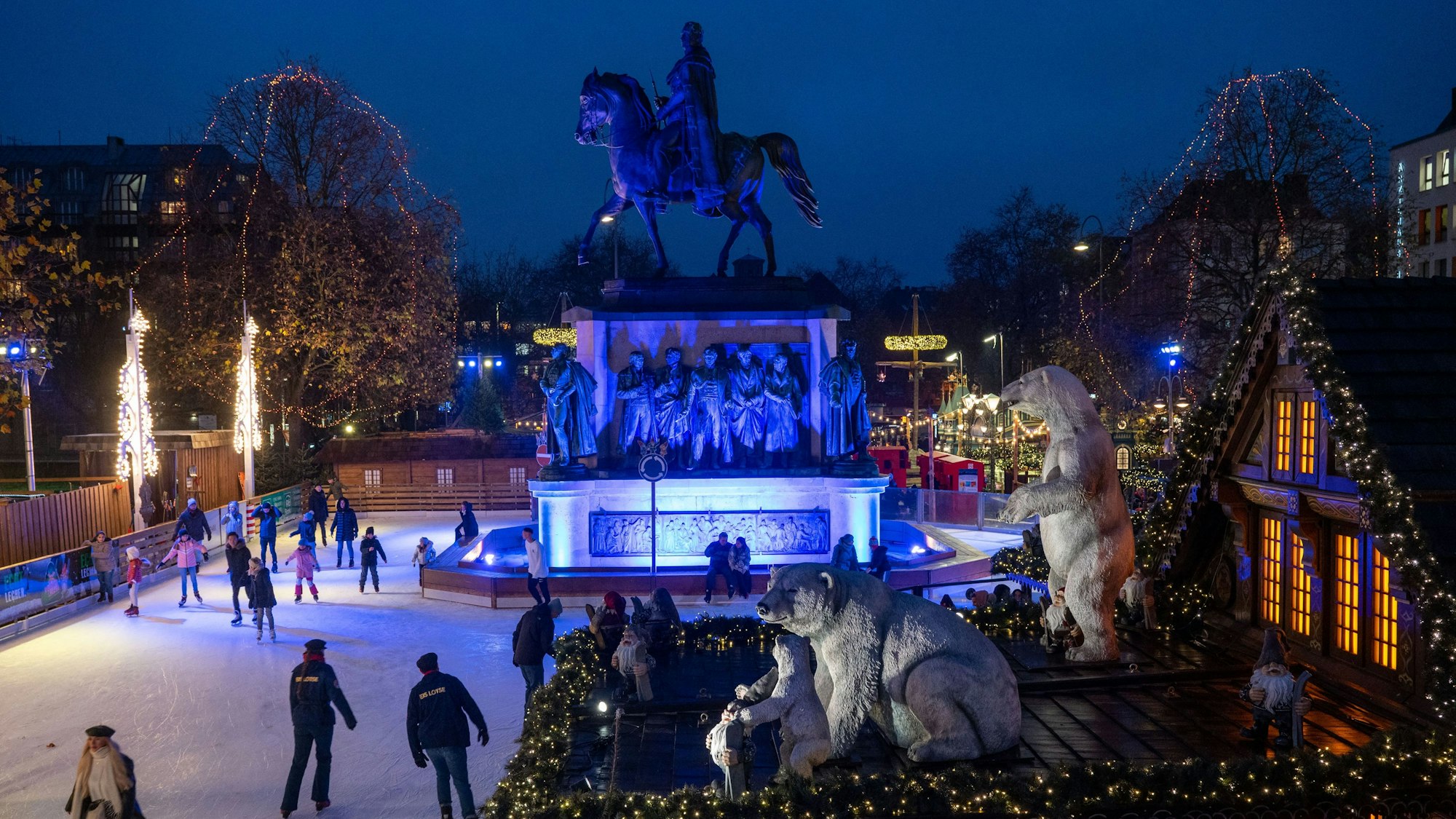 Das Bild zeigt die Eisbahn von Heinzels Wintermärchen auf dem Heumarkt (Archivbild).