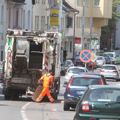Die Müllabfuhr bei der Arbeit.
